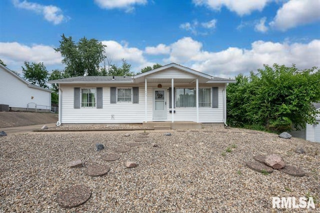 1425 Arthur St, Pekin, IL 61554 - ranch-style home with covered porch