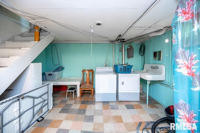 1425 Arthur St, Pekin, IL 61554 - laundry area featuring separate washer and dryer and light floors