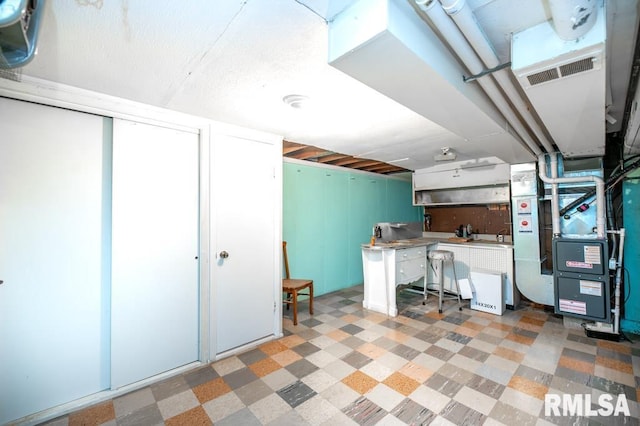 1425 Arthur St, Pekin, IL 61554 - below grade area with light flooring
