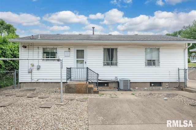1425 Arthur St, Pekin, IL 61554 - rear view of property
