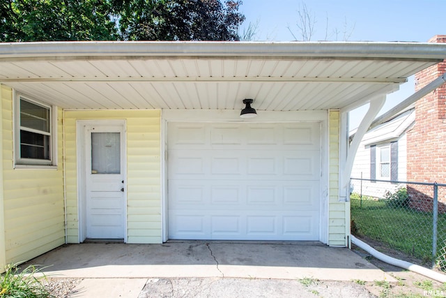 416 W Maple St, Chillicothe, IL 61523 - view of garage