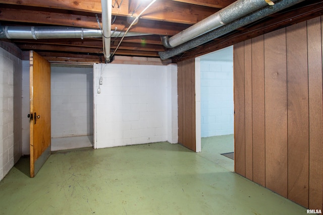 416 W Maple St, Chillicothe, IL 61523 - unfinished below grade area with concrete block wall