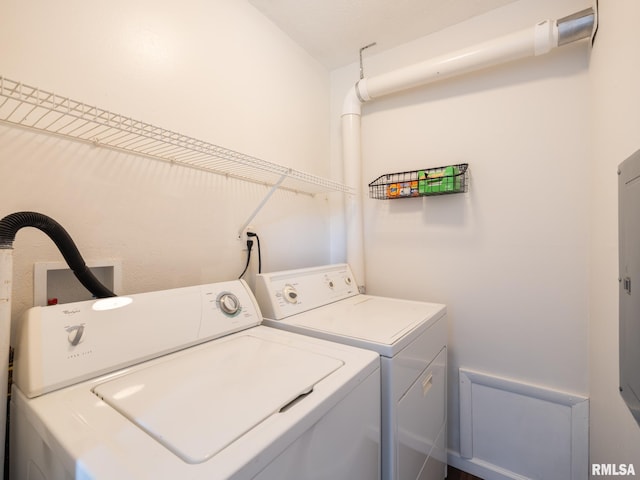 6110 N Idlewhile Dr, Peoria, IL 61614 - laundry room with independent washer and dryer