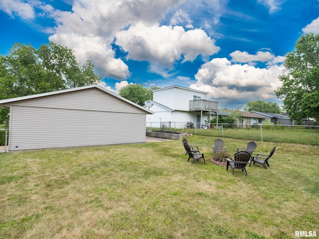 6110 N Idlewhile Dr, Peoria, IL 61614 - view of yard featuring a fire pit