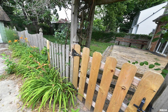 300 E Embert Pl, Peoria, IL 61603 - view of yard