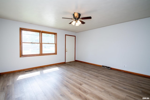 339 N Dr, Morton, IL 61550 - unfurnished room with ceiling fan and light wood-style flooring
