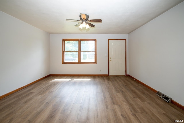 339 N Dr, Morton, IL 61550 - unfurnished room with a ceiling fan and wood finished floors