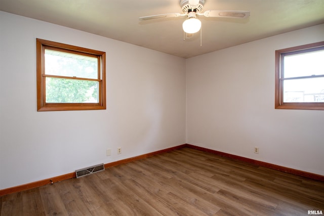 339 N Dr, Morton, IL 61550 - empty room featuring wood finished floors and a ceiling fan
