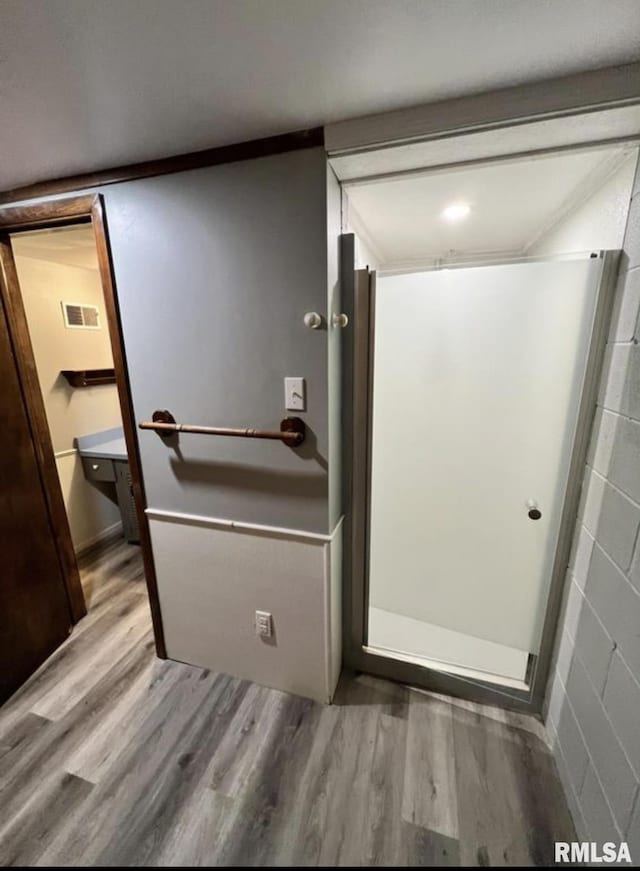 337 N Dr, Morton, IL 61550 - bathroom featuring wood finished floors