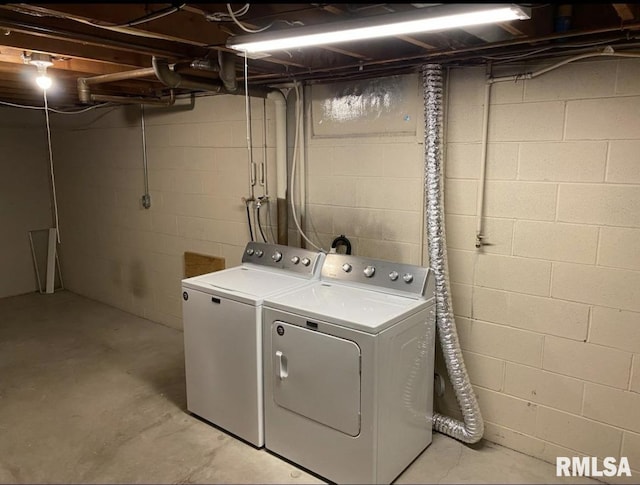 337 N Dr, Morton, IL 61550 - laundry room featuring washer and clothes dryer