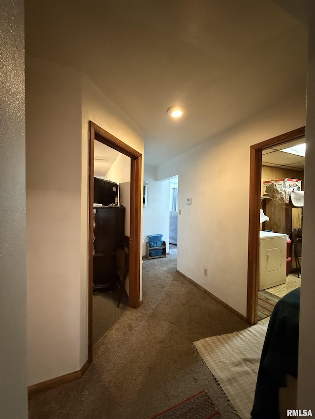628 E Macarthur Ave, Lewistown, IL 61542 - corridor with washer / dryer, carpet flooring, and recessed lighting