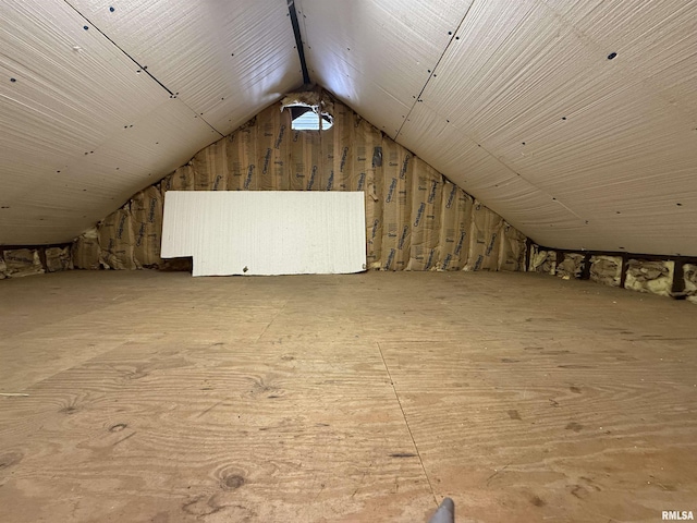 628 E Macarthur Ave, Lewistown, IL 61542 - view of attic
