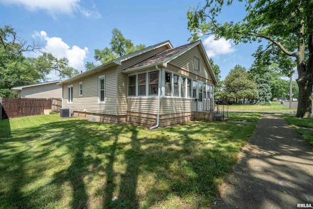 339 Herman St, Pekin, IL 61554 - view of side of home
