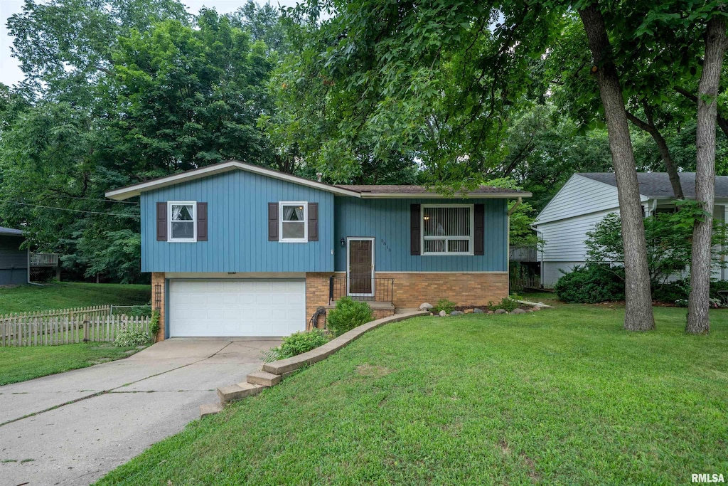 5815 N Mar Vista Dr, Peoria, IL 61614 - photo 1