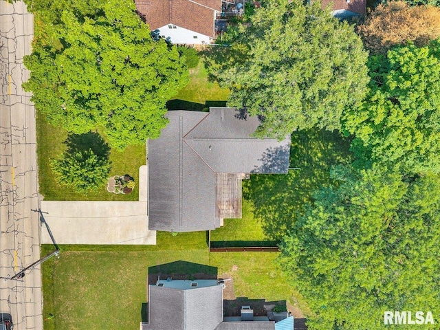 303 W 3rd Ave, Deer Creek, IL 61733 - drone / aerial view