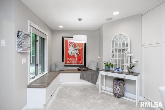 408 W Ravinwoods Rd, Peoria, IL 61615 - dining room with recessed lighting and baseboards
