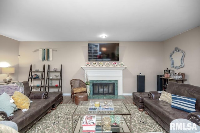 408 W Ravinwoods Rd, Peoria, IL 61615 - living area with wood finished floors and a high end fireplace