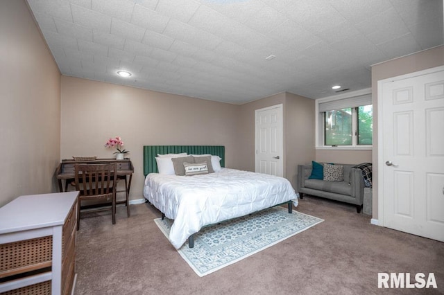 408 W Ravinwoods Rd, Peoria, IL 61615 - bedroom featuring carpet