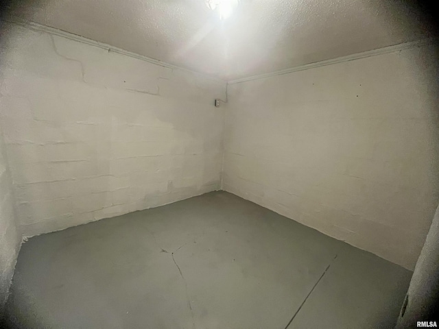 889 S Chambers St, Galesburg, IL 61401 - photo 19