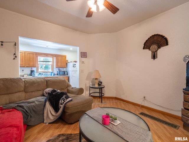 718 W 3rd St, Wenona, IL 61377 - photo 31