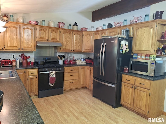 757 W Locust St, Canton, IL 61520 - photo 11