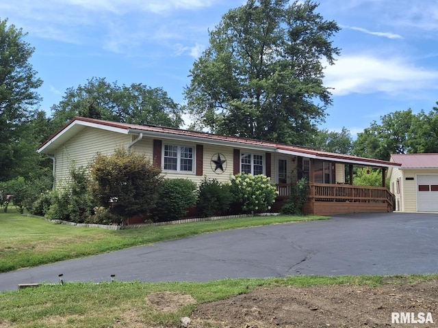 757 W Locust St, Canton, IL 61520 - photo 54