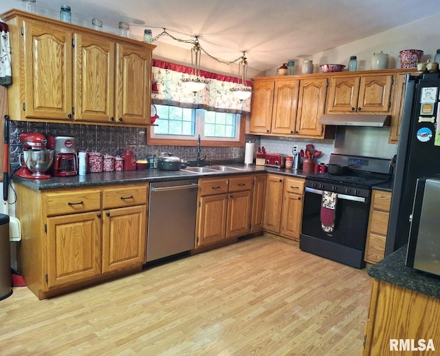 757 W Locust St, Canton, IL 61520 - photo 7