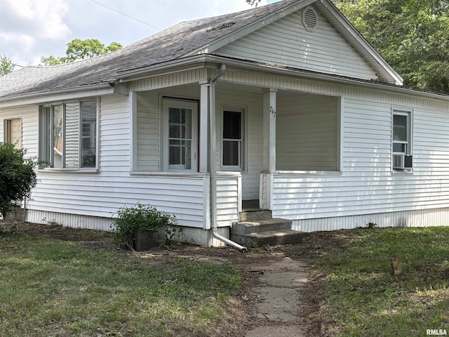 747 Prince St, Pekin, IL 61554 - photo 1
