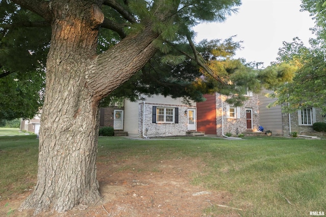 6713 N Fawndale Dr, Peoria, IL 61615 - photo 2