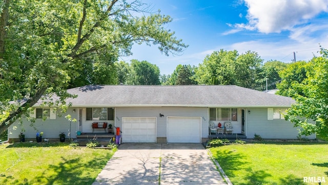 426 Smith St, Creve Coeur, IL 61610 - photo 1