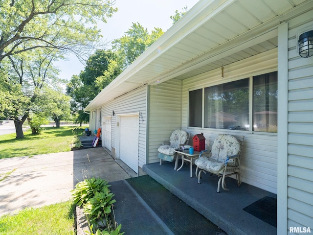 426 Smith St, Creve Coeur, IL 61610 - photo 4