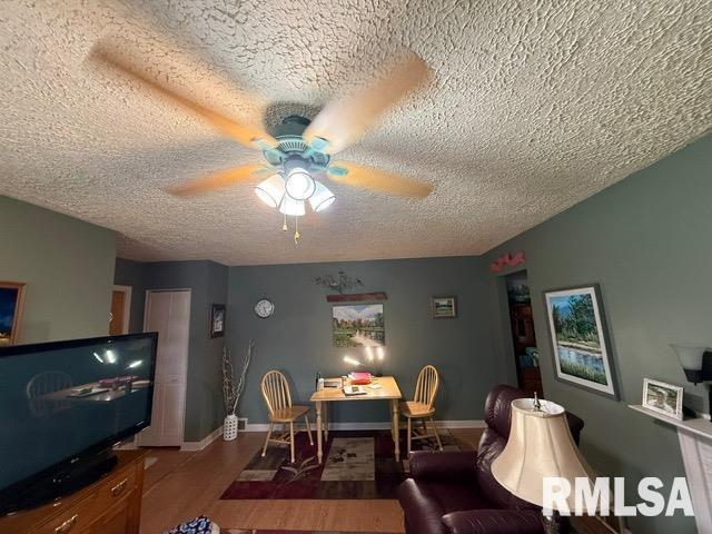 200 W 3rd Ave, Deer Creek, IL 61733 - photo 5
