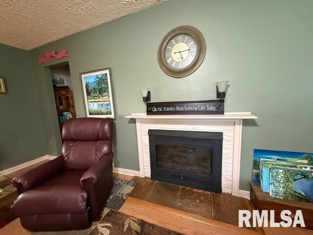200 W 3rd Ave, Deer Creek, IL 61733 - photo 10