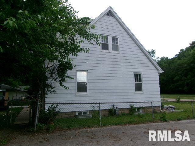 2013 Meadow Ave, East Peoria, IL 61611 - photo 4
