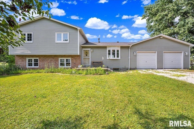 402 E Smyth St, Secor, IL 61771 - photo 1