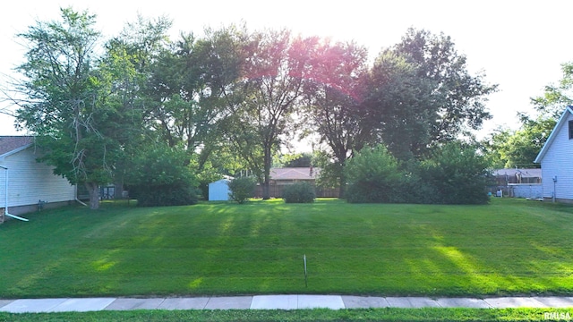 225 Maple Park Dr, Pekin, IL 61554 - photo 1