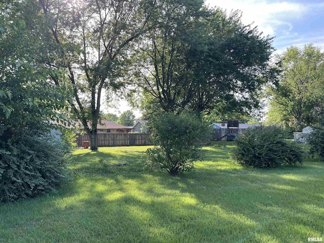 225 Maple Park Dr, Pekin, IL 61554 - photo 3