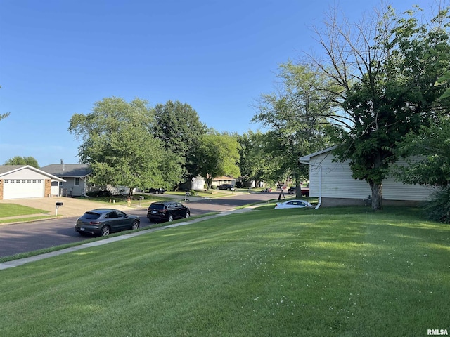 225 Maple Park Dr, Pekin, IL 61554 - photo 10