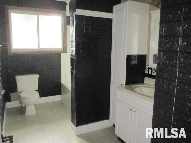1050 E Fremont St, Galesburg, IL 61401 - photo 15
