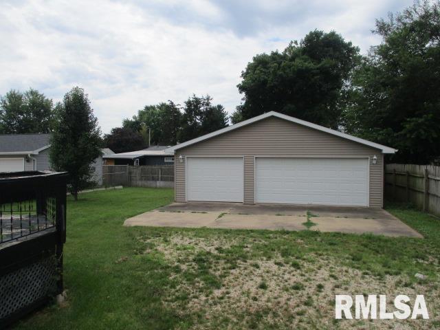 1050 E Fremont St, Galesburg, IL 61401 - photo 17