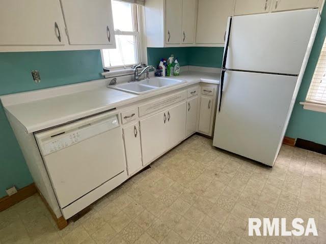 3120 N Emery Ave, Peoria, IL 61604 - photo 7