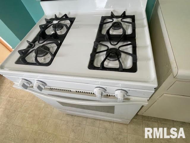 3120 N Emery Ave, Peoria, IL 61604 - photo 9