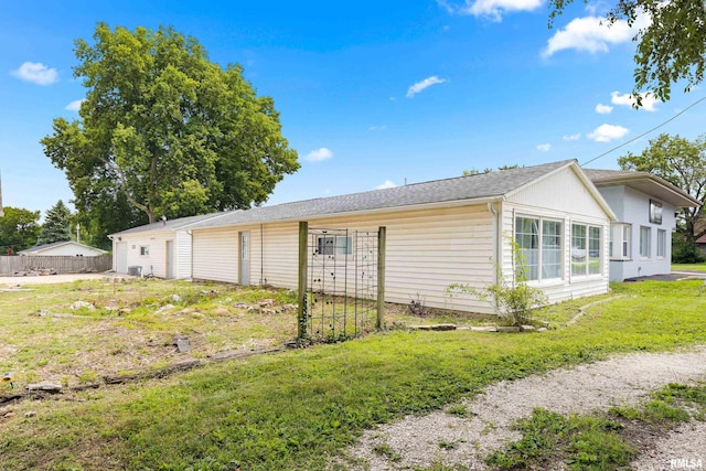 1446 N 4th St, Chillicothe, IL 61523 - photo 3