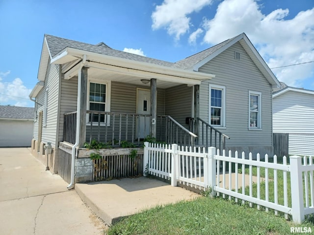 62 N 5th Ave, Canton, IL 61520 - photo 1
