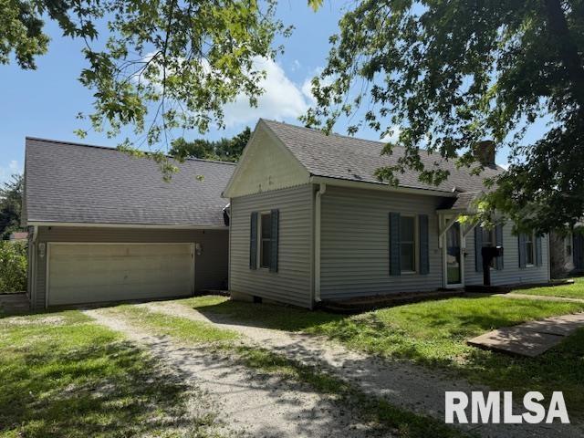 107 N Darst St, Eureka, IL 61530 - photo 1