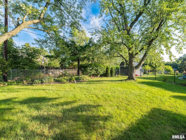 1602 W Lincoln Wood Pl, Peoria, IL 61614 - photo 3