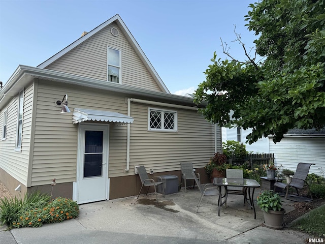 898 E Elm St, Canton, IL 61520 - photo 5