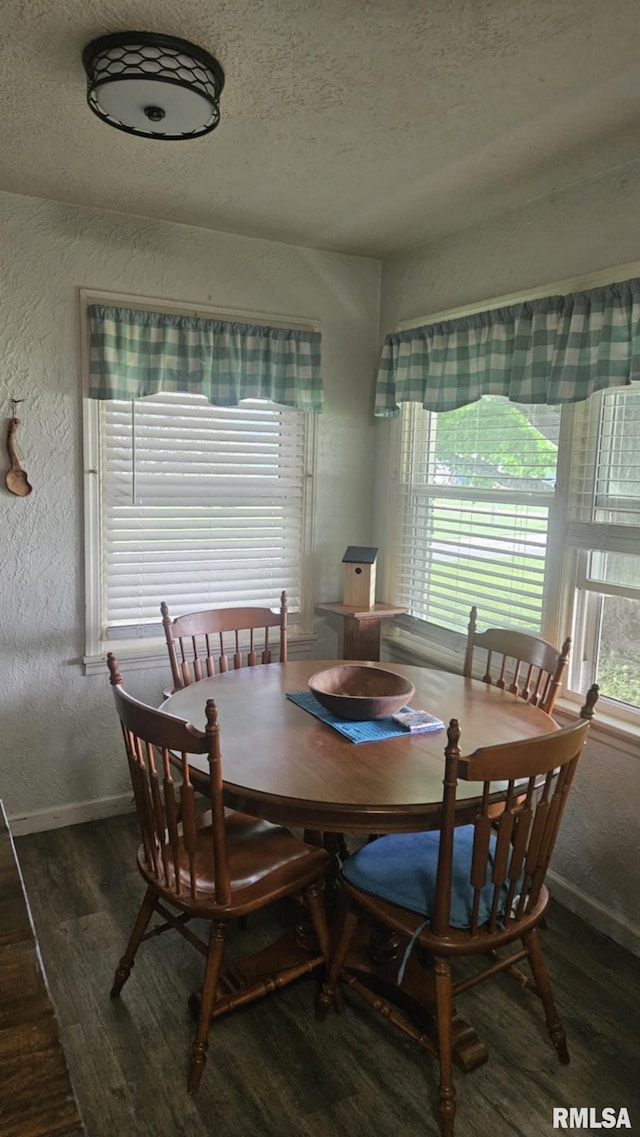 510 W Myrtle St, Canton, IL 61520 - photo 8