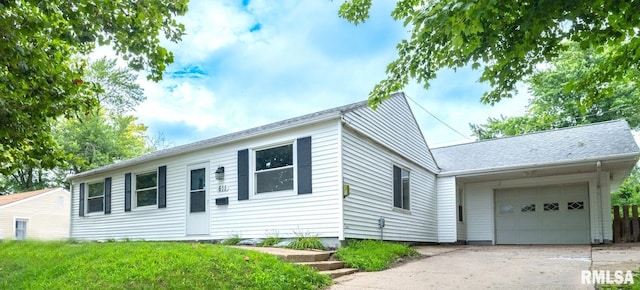 611 Sangamon Rd, Marquette Heights, IL 61554 - photo 1