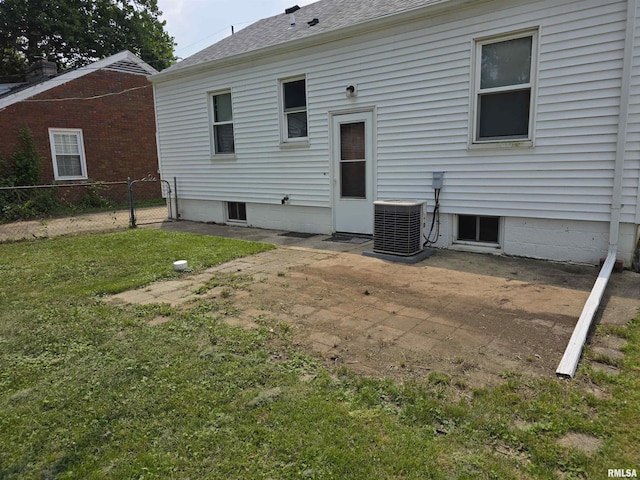 2404 N Gale Ave, Peoria, IL 61604 - photo 13